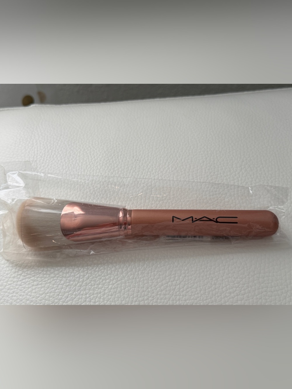 MAC Cosmetics Rose Gold Face Brush - Pink Handle